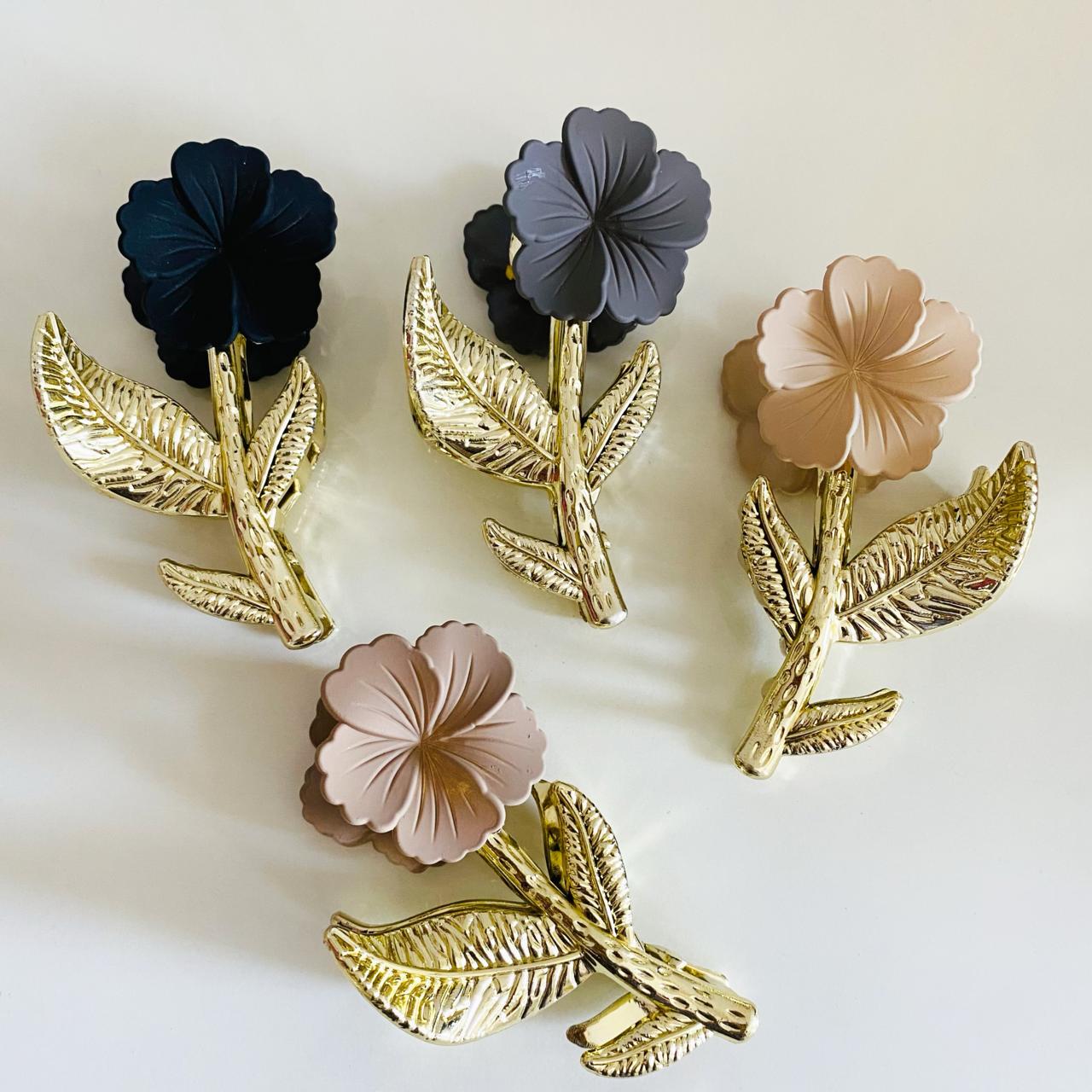 Elegant Floral Gold Leaf Hair Claw Clip for Women