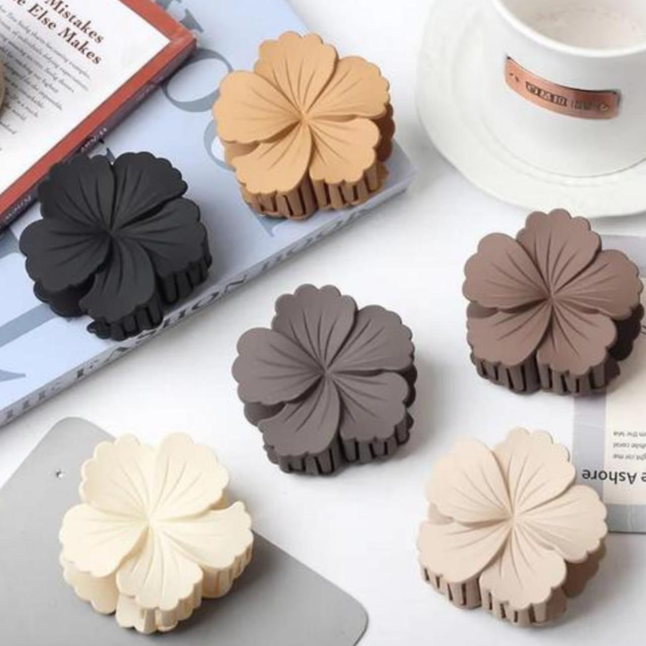 Matte Flower Hair Claw Clip – Elegant Floral Hair Clip