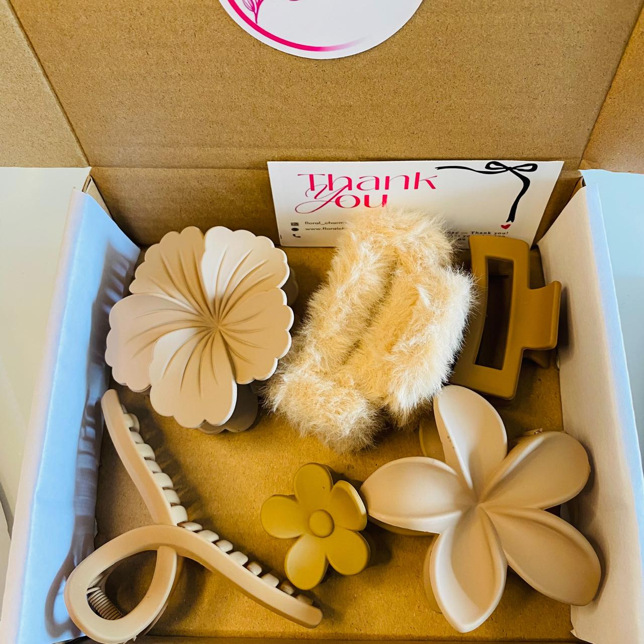 Beige Floral Hair Accessories Gift Set
